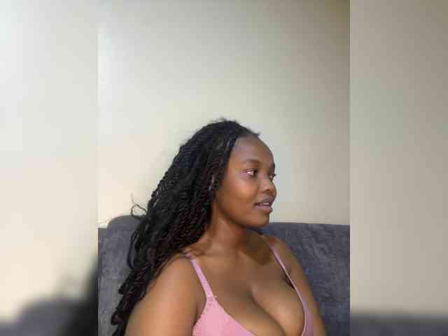 Curvy-maxy9