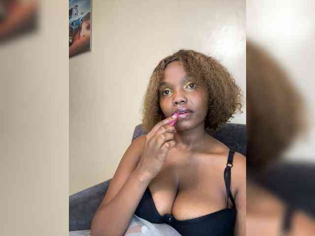 Modella: Busty-Princess1