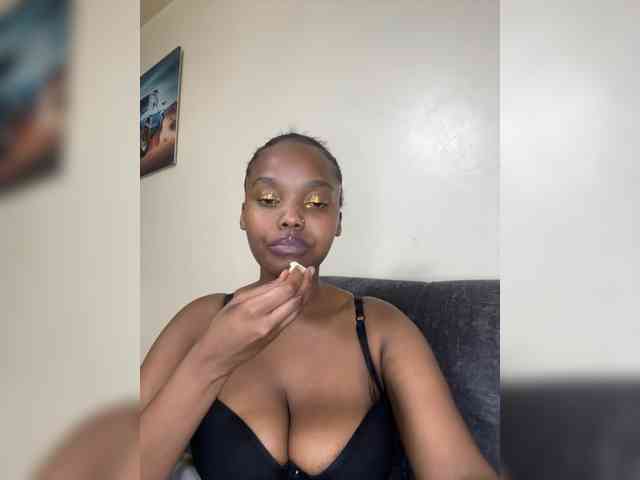 Busty-princess1