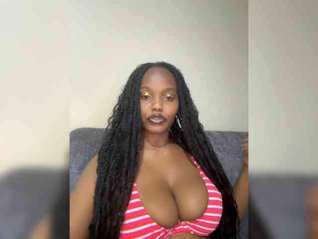 Busty-Princess1