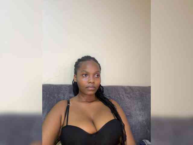 Busty-Princess1