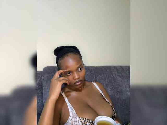 Busty-Princess1 webcam