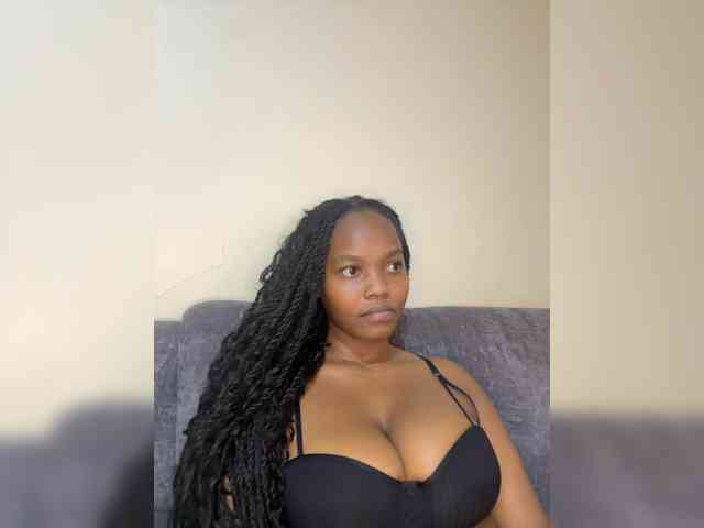 Curvy-maxy9