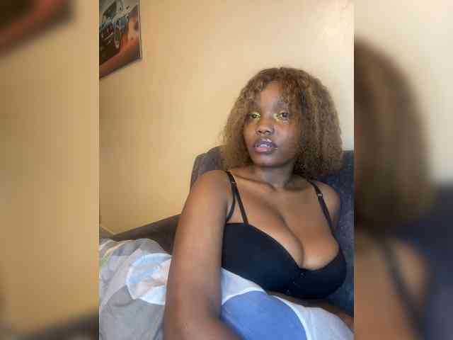 Busty-princess1