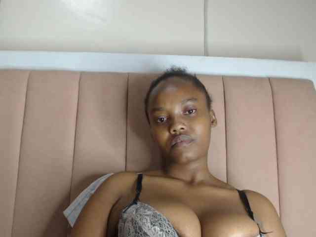 Busty-princess1