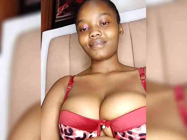 Curvy-maxy9