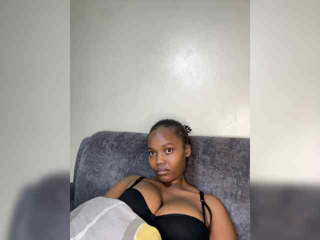 Curvy-maxy9