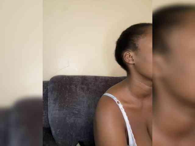 Modella: Busty-Princess1