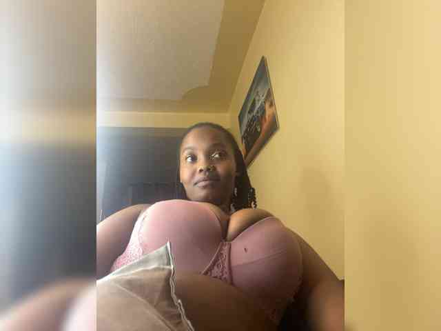 Modella: Busty-Princess1