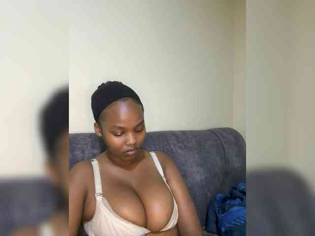 Busty-Princess1