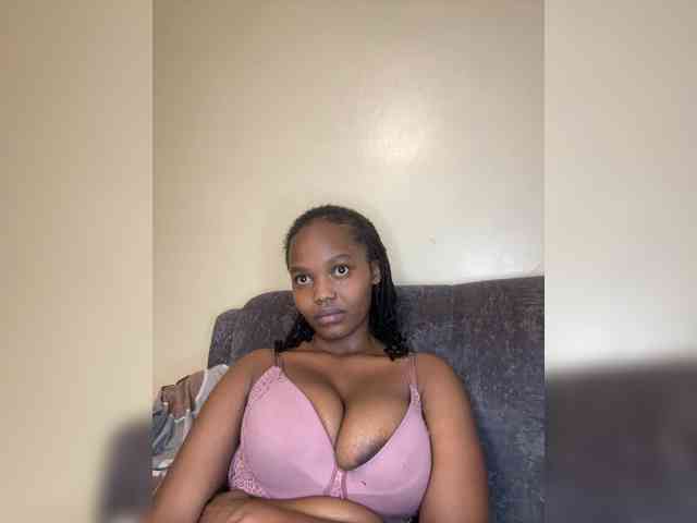 Modella: Busty-Princess1