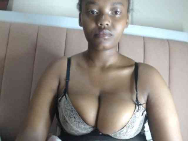 Busty-princess1