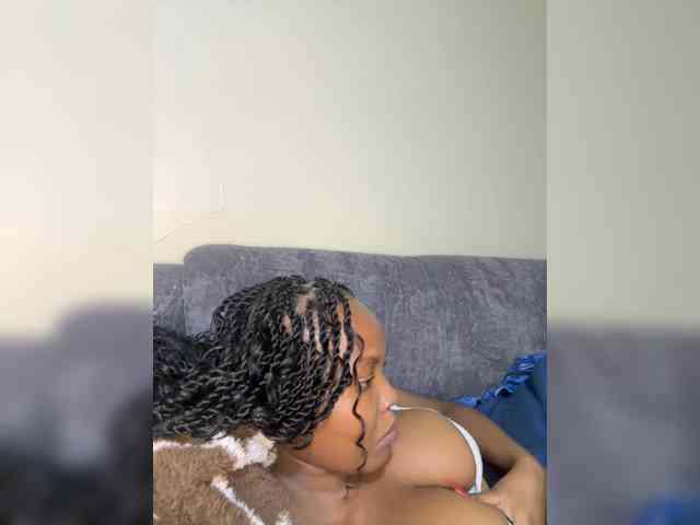 Curvy-maxy9