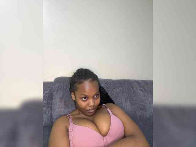 Curvy-maxy9