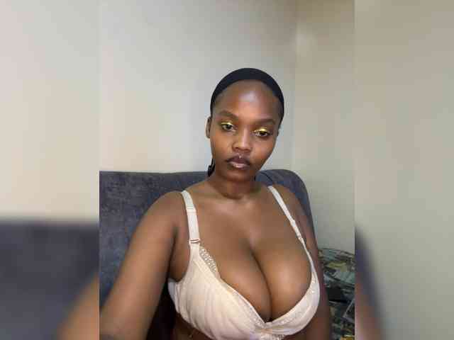 Curvy-maxy9