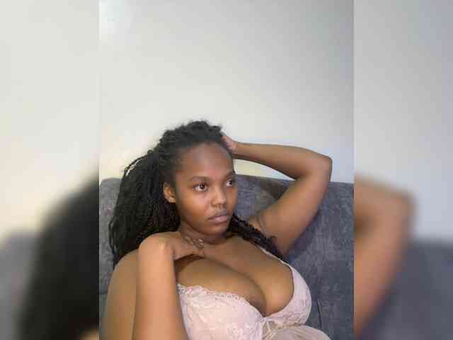 Busty-Princess1