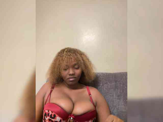 Busty-Princess1 webcam