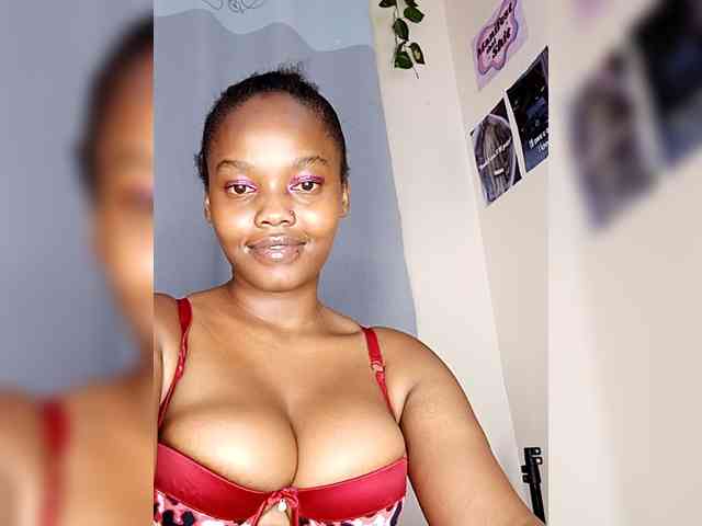 Curvy-maxy9