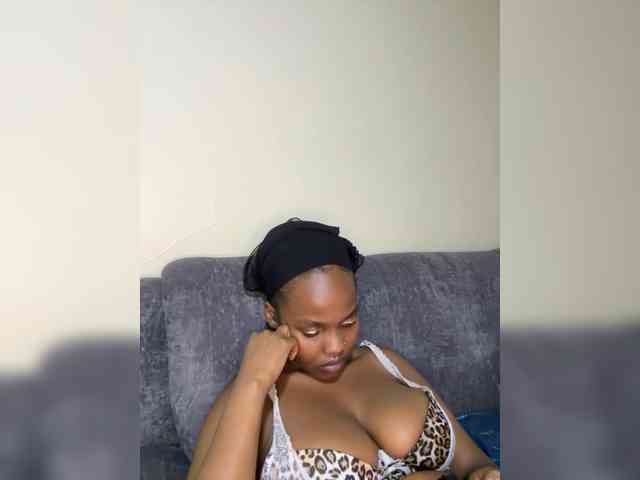 Modella: Busty-Princess1