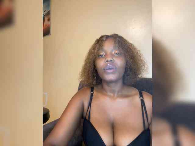 Busty-princess1