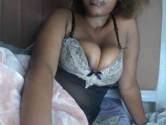 Modella: Busty-Princess1