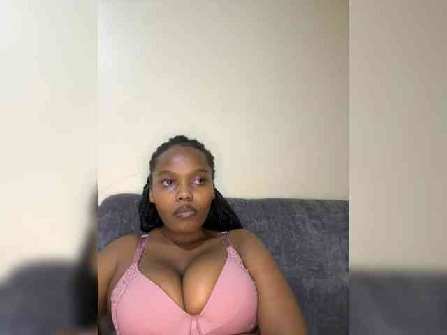 Curvy-maxy9