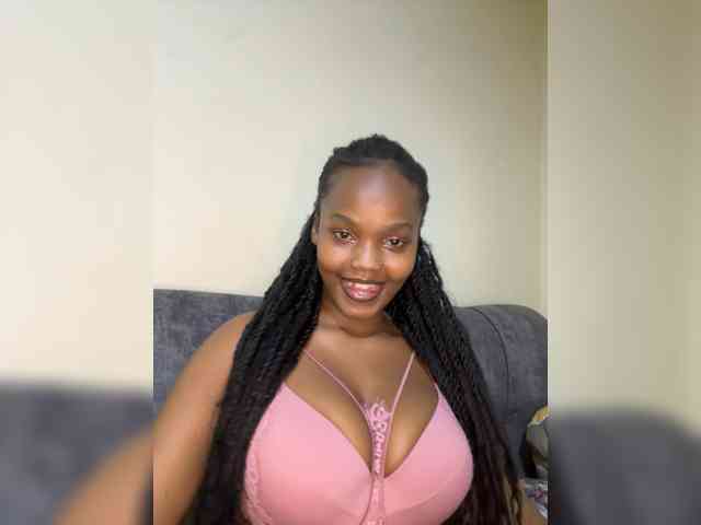 Curvy-maxy9