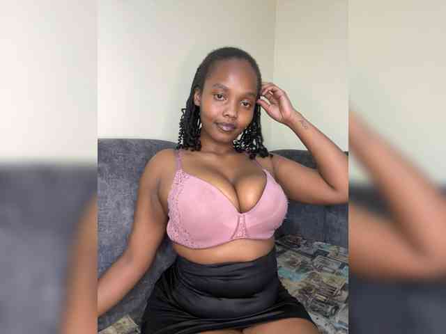Curvy-maxy9
