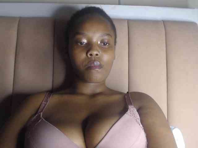 Busty-princess1