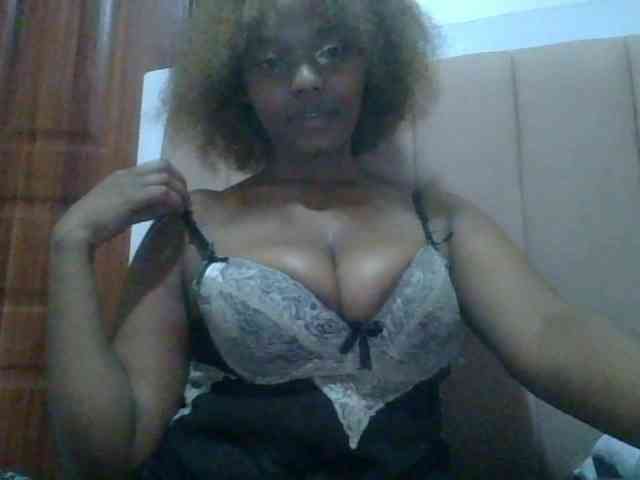 Busty-princess1