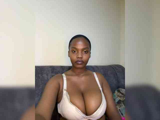 Busty-Princess1