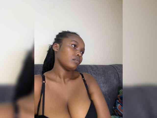 Busty-Princess1