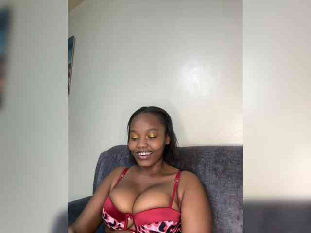 Busty-princess1