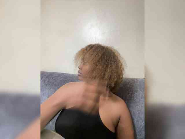 Busty-princess1