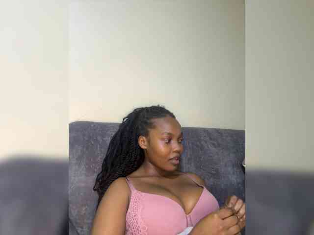Curvy-maxy9
