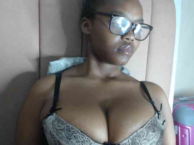 Busty-princess1