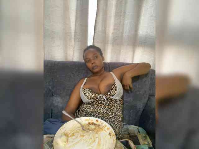 Modella: Busty-Princess1