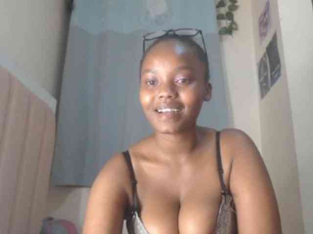 Busty-princess1