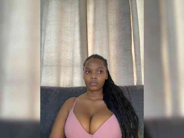 Curvy-maxy9