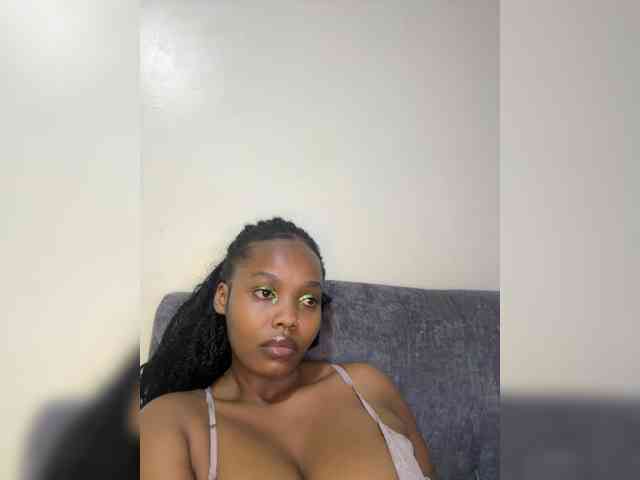 Modella: Busty-Princess1