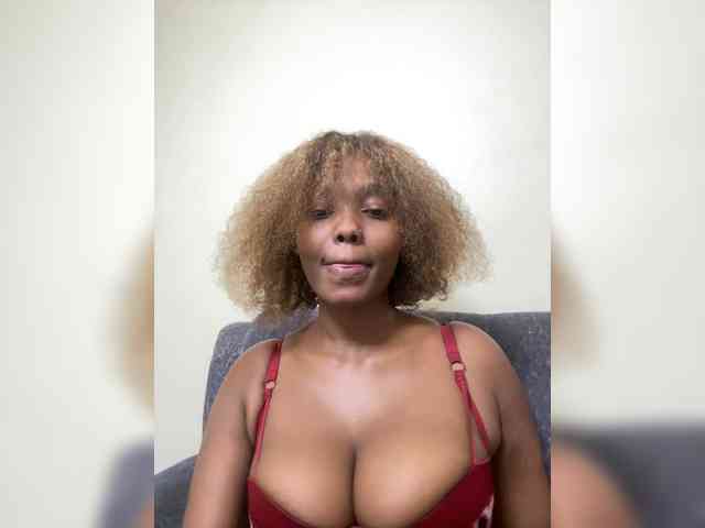 Modella: Busty-Princess1