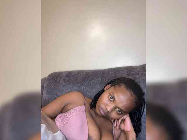 Busty-princess1 webcam
