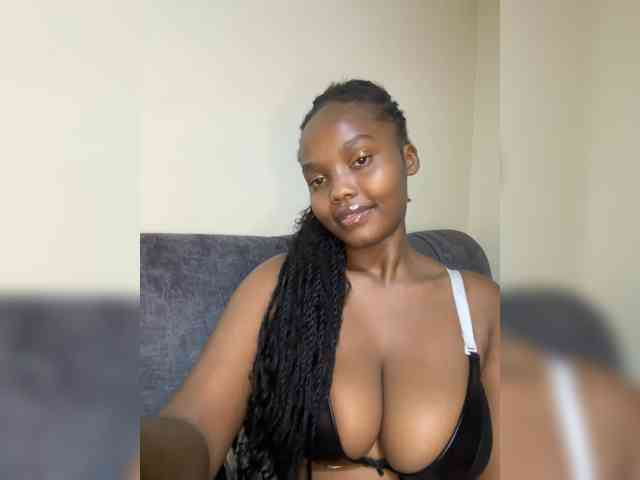 Curvy-maxy9