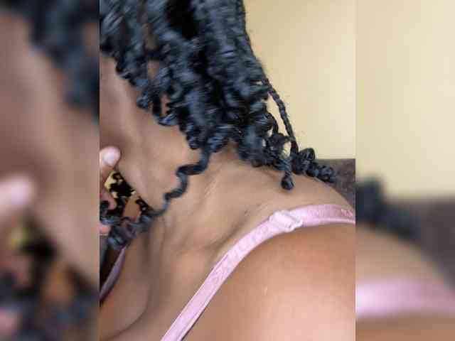 Curvy-maxy9