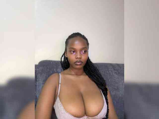 Modella: Busty-Princess1