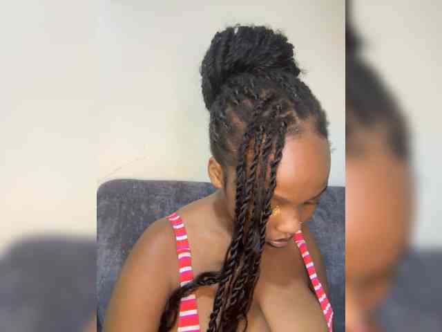Curvy-maxy9