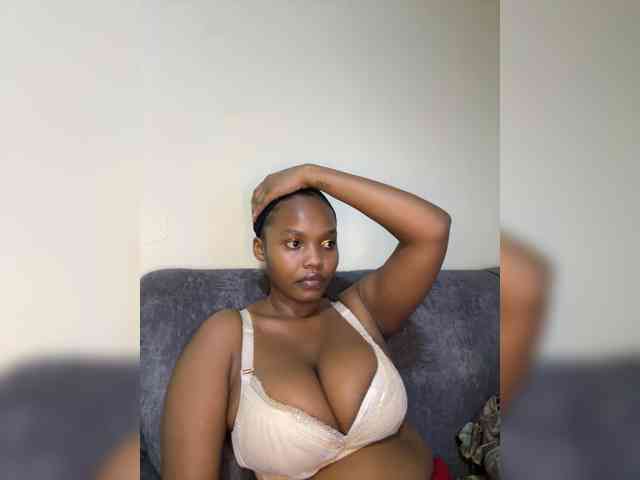 Curvy-maxy9