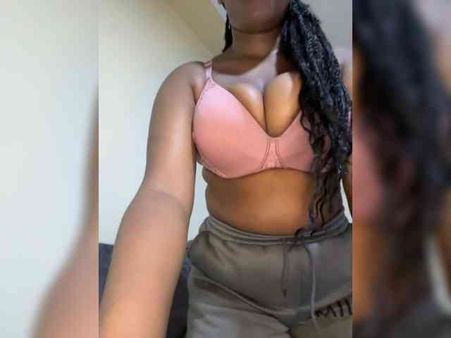 Busty-Princess1