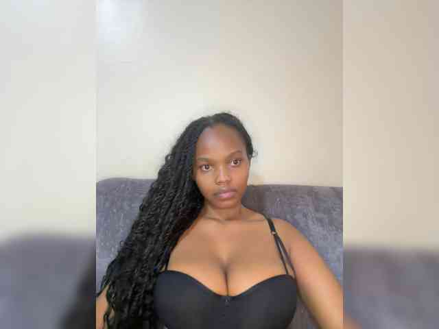 Curvy-maxy9