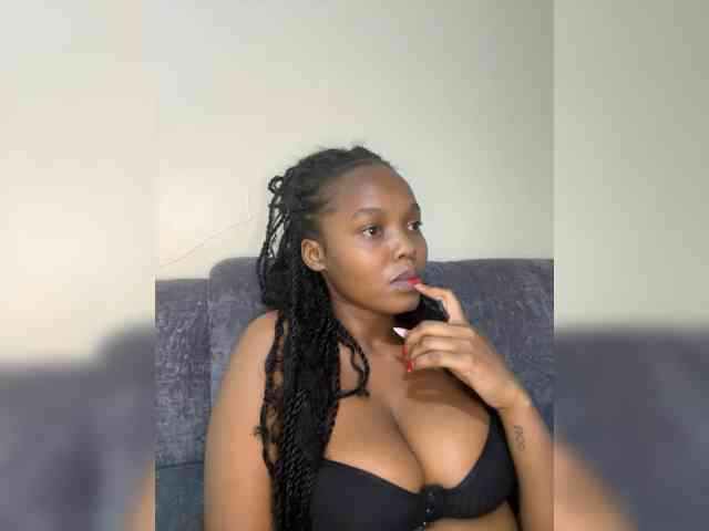 Curvy-maxy9
